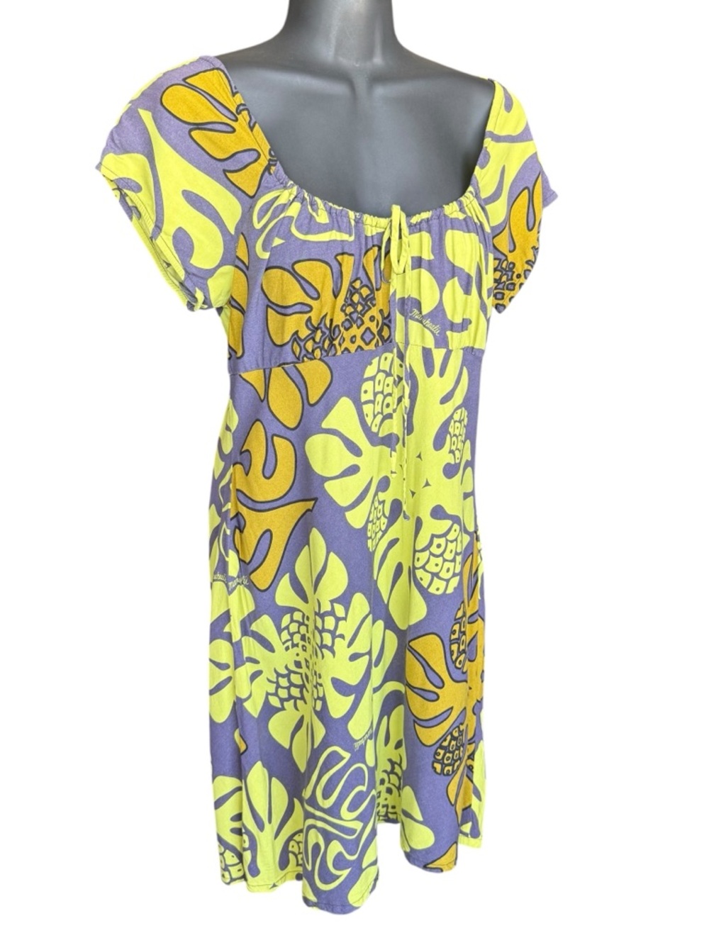 Manuhealii Juliet dress short rayon size Small Ulu quilt print - Picture 2 of 8